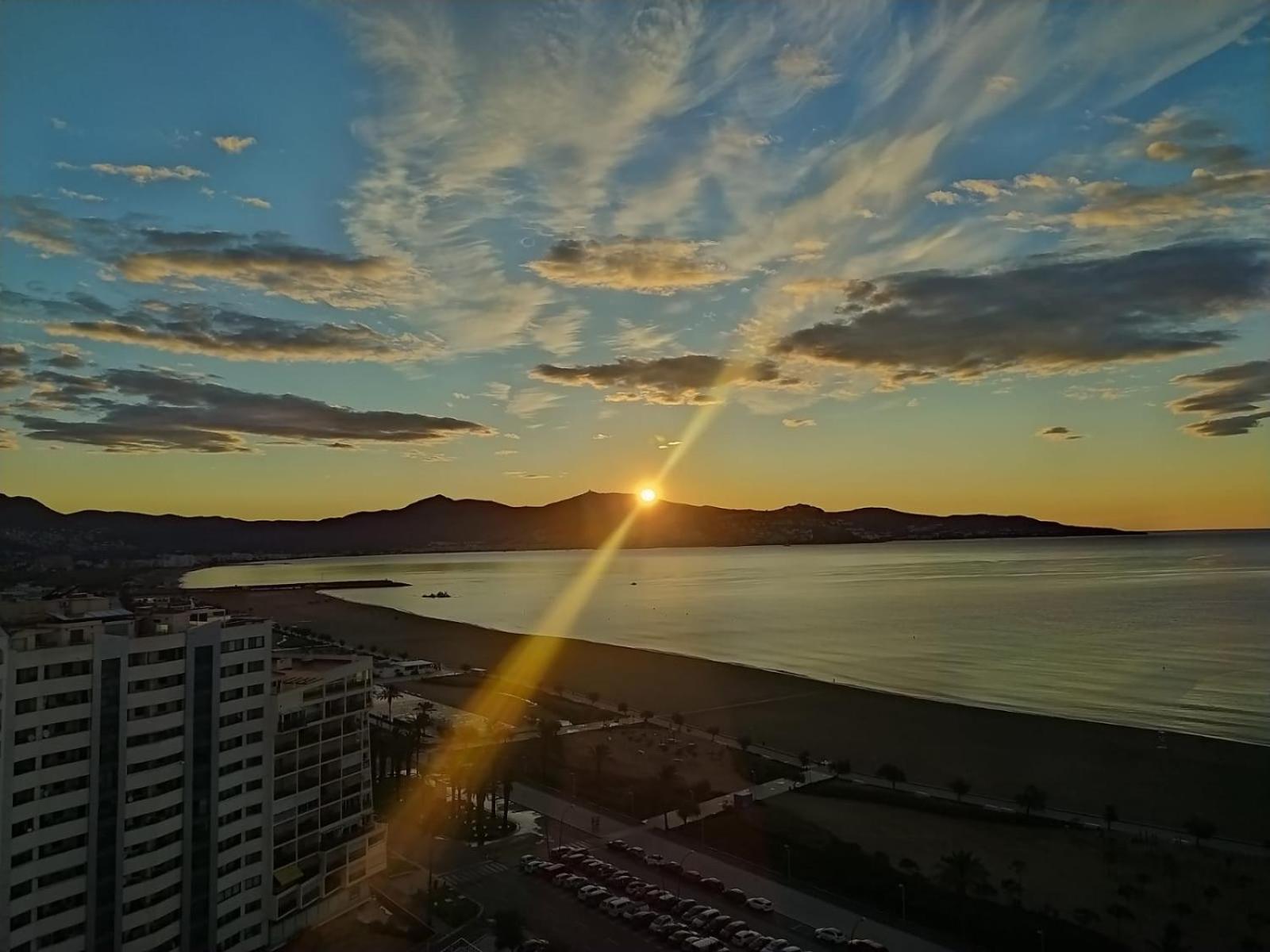 Apartamento Vistas Al Mar Aire Acondicionado Wifi Empuriabrava Buitenkant foto